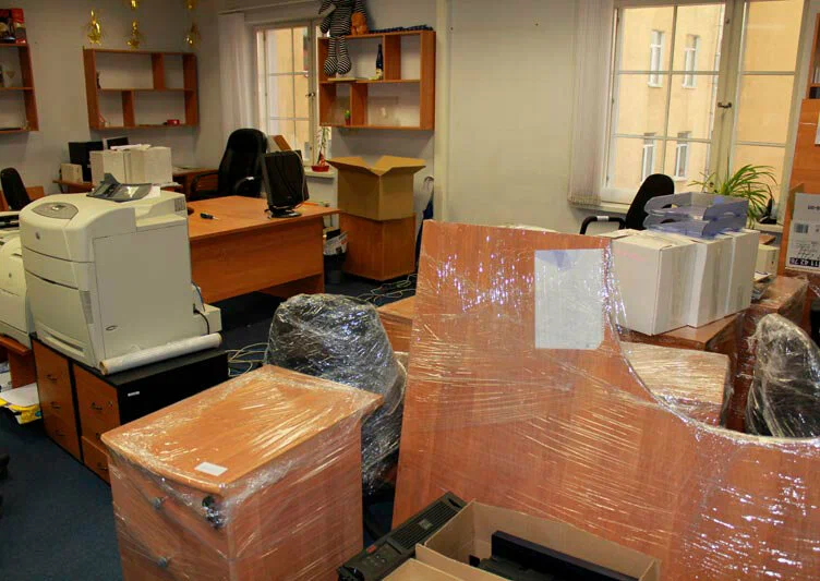 Вывоз старой офисной мебели в Верхнем Уфалее в октябре
