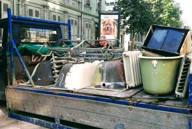 Вывоз старой сантехники в Верхнем Уфалее от ПроМусор: быстро, недорого от 563 руб., утилизация и грузчики