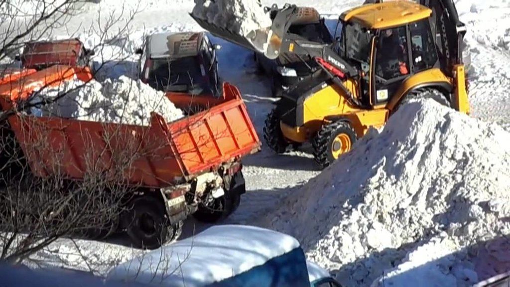 Вывоз снега с погрузкой в Верхнем Уфалее для организаций и частных лиц в октябре